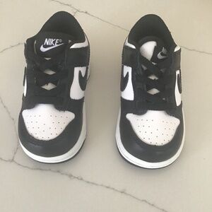 Nike Toddler Slip on “Swoosh” Sneakers Toddler Size 4.5